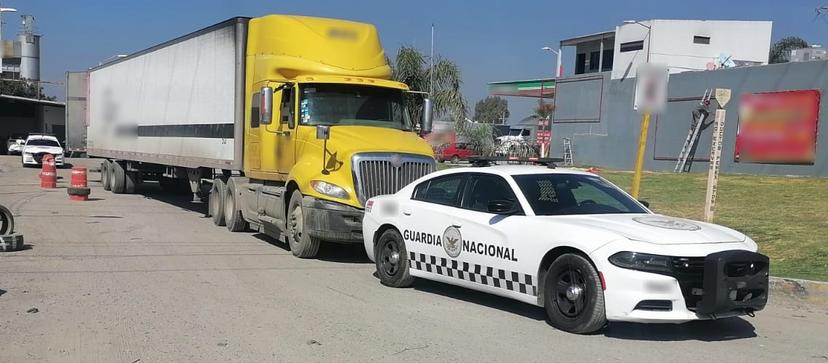 Guardia Nacional recupera tractocamión con reporte de robo en Puebla