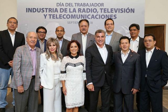 Reconoce Gali a personal de radio, televisión y telecomunicaciones