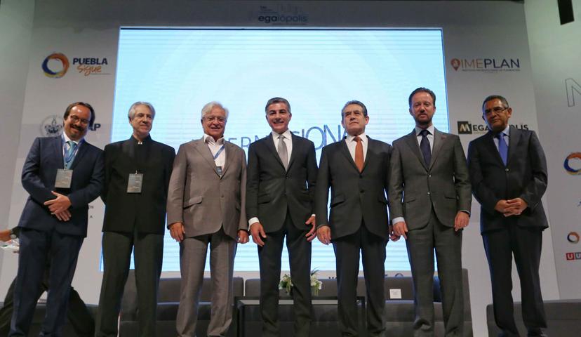 Inaugura Gali el Primer Congreso Internacional de Megalopolis