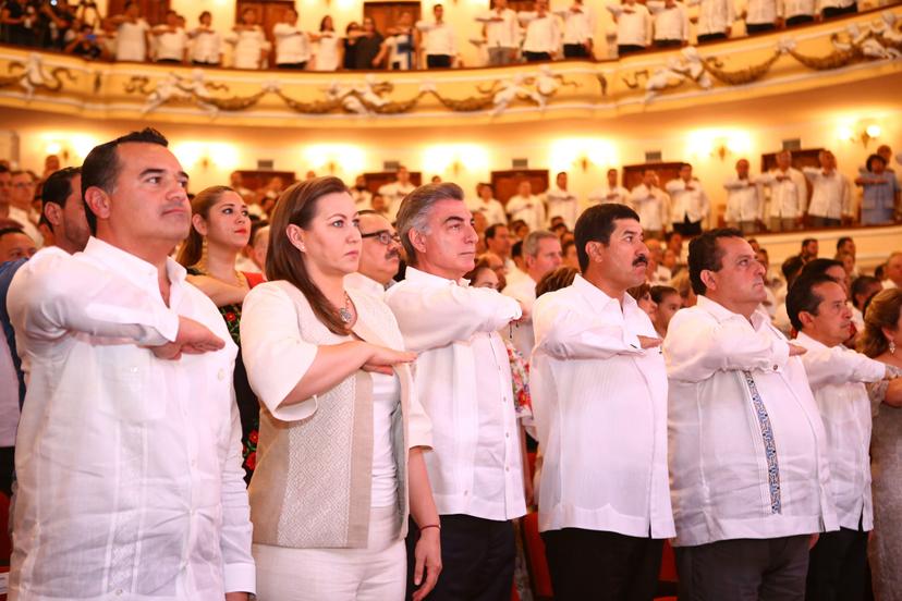 Acude Gali a toma de protesta del gobernador de Yucatán