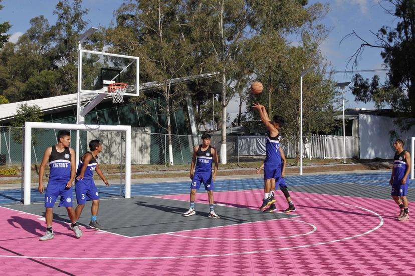 Gali y Banck inauguran canchas multiusos en la UTP