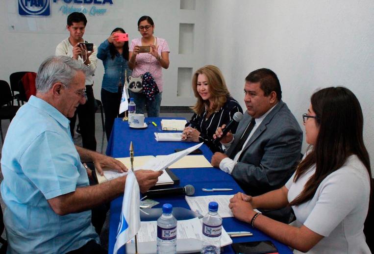 Fraile se registra como aspirante a candidato a la gubernatura