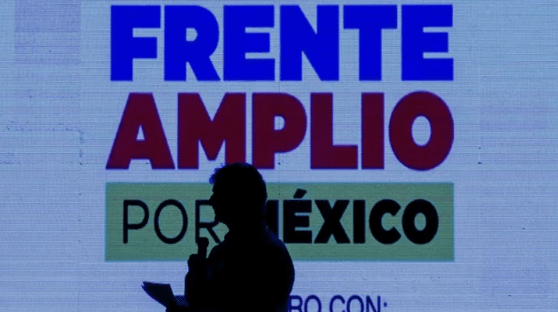 Frente Amplio deja a solo 13 aspirantes en su lista