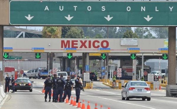 México impone restricciones al tránsito terrestre en fronteras norte y sur