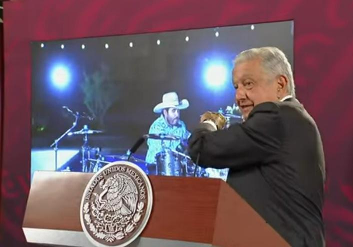 Anuncia AMLO concierto de Grupo Frontera el 15 en el zócalo de la CDMX