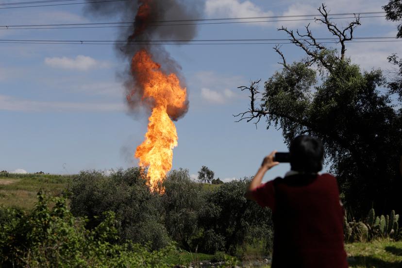 Incendio controlado en fuga de gas continuará por 48 horas