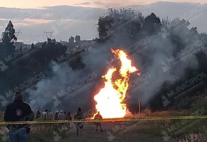 Tardará unas 36 horas en extinguirse fuego en Almecatla