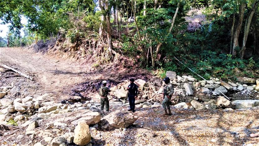 Fuga de hidrocarburo mantiene en alerta a rancho en Venustiano Carranza