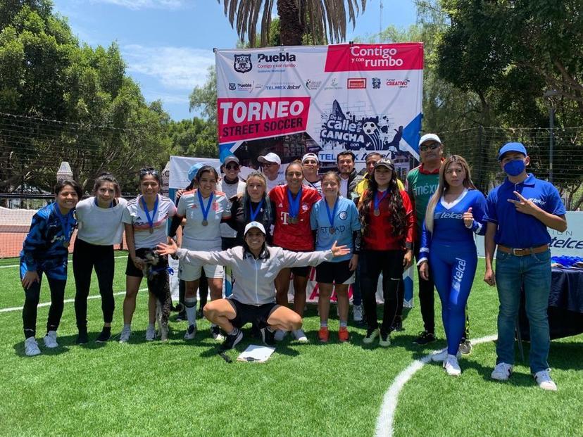 Jóvenes en situación vulnerable representarán a Puebla en un torneo nacional de futbol soccer