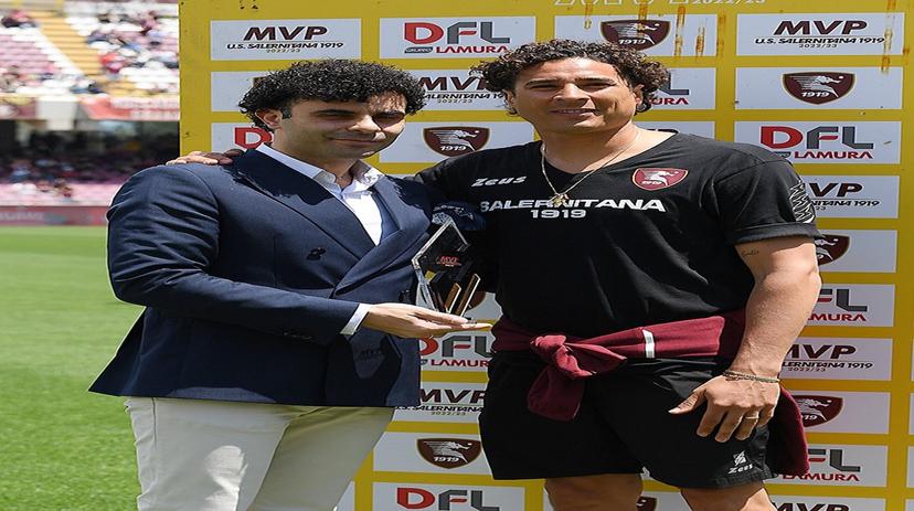 Guillermo Ochoa es elegido MVP en el Salernitana