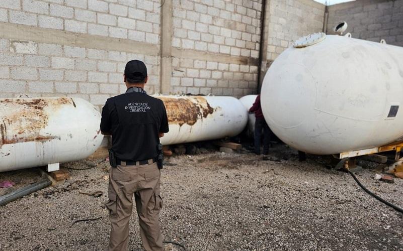 Asegura FGR 7 tanques de gas en predio incendiado en Ixtacuixtla