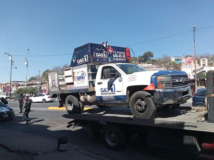 Camión gasero atropella a dos niñas que vendían gelatinas en Izúcar  