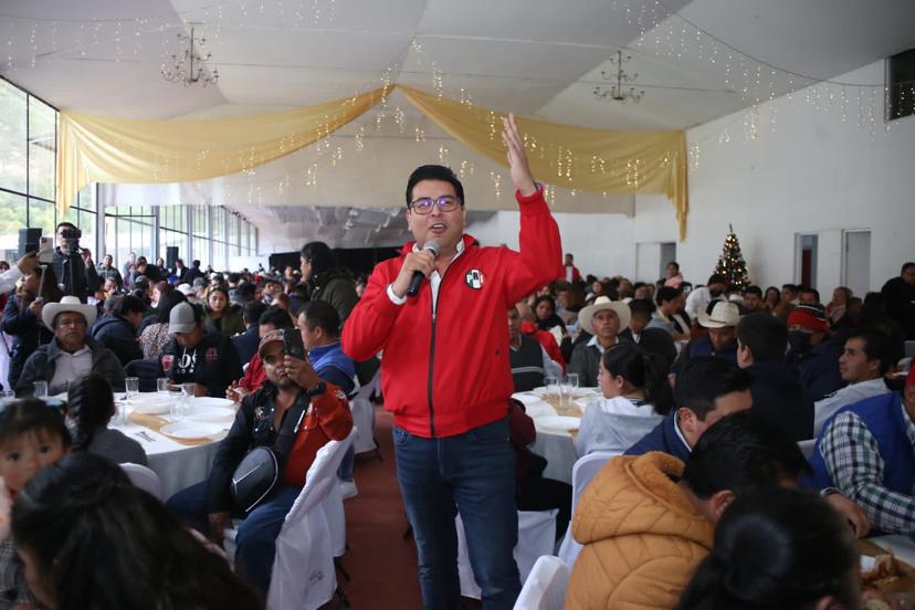 Es una grosería que Morena imponga de candidatos a militantes del PRI, dice Néstor Camarillo