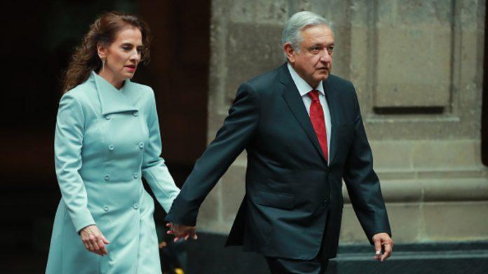 VIDEO AMLO vuelve tendencia a Beatriz Gutiérrez como zopilota