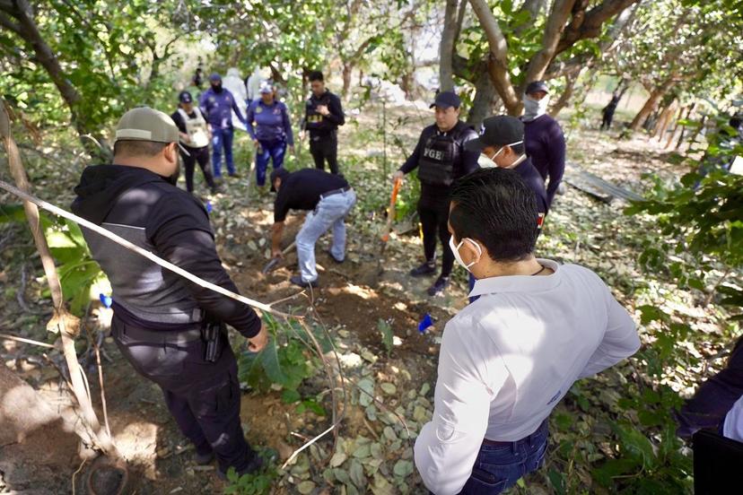 Encuentran 11 fosas clandestinas y los restos de 15 personas en Chiapas