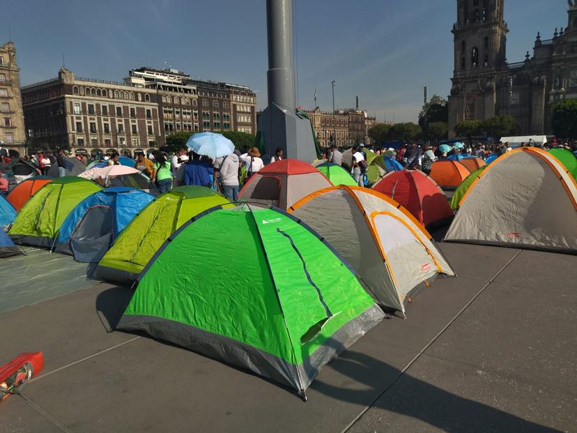 VIDEO CNTE instala plantón en el Zócalo de la CDMX