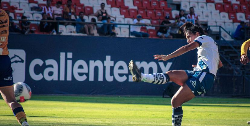 Se le escapan los tres puntos al Puebla Femenil