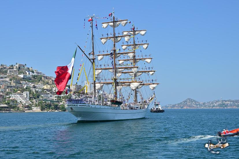 Zarpa el Buque Escuela Cuauhtémoc desde Acapulco