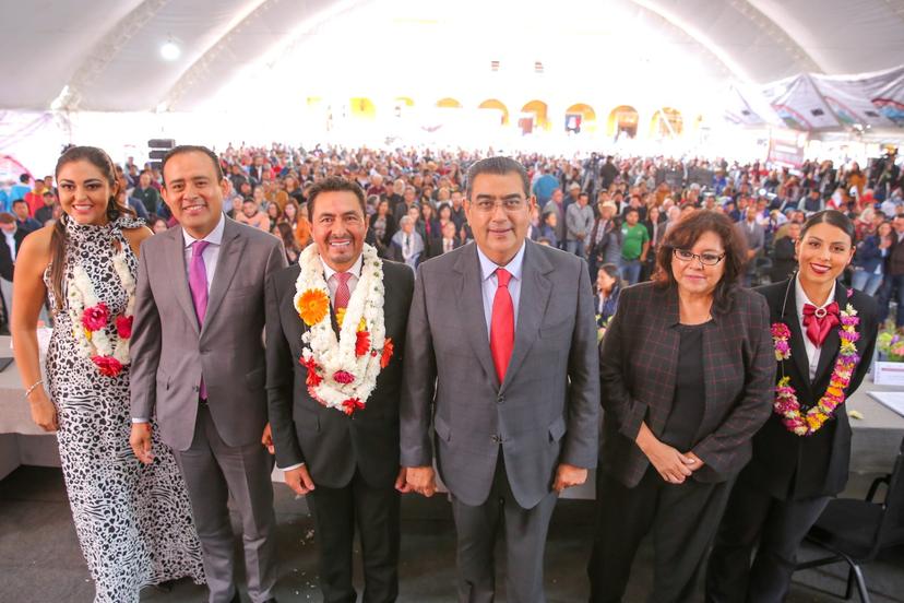 Gobernador de Puebla convoca a actores políticos respetar al pueblo