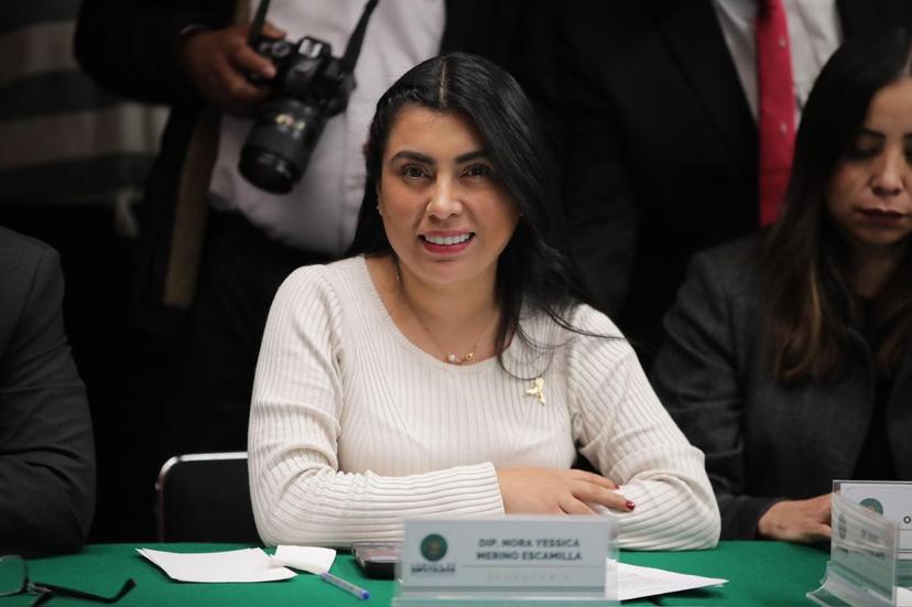 Diputada Nora Escamilla es víctima de poncha llantas en la México-Puebla