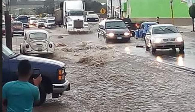 Granizada ocasiona inundaciones y afectaciones al campo en el Seco