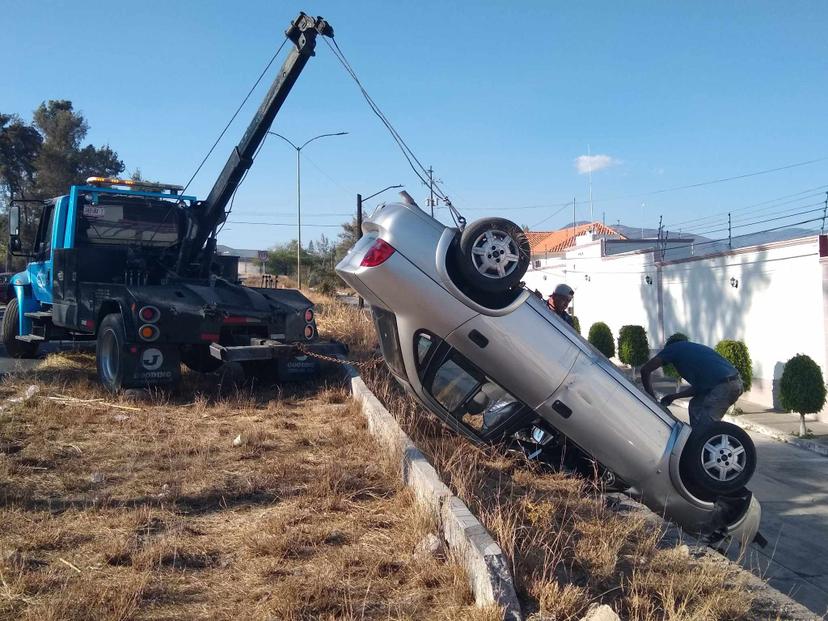 Van contra empresas de grúas abusivas en Tehuacán y la región