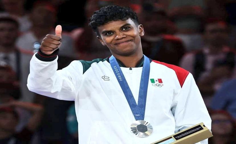 Colocan medalla de plata a Prisca Awiti