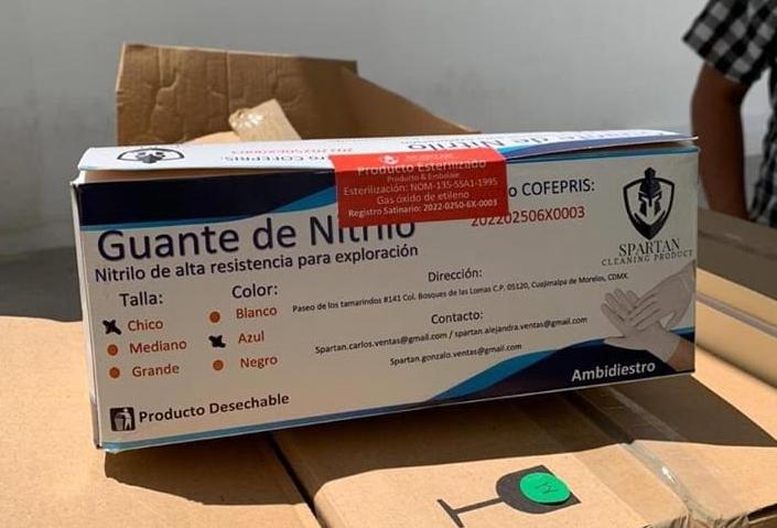 Donan cubrebocas y guantes al Complejo Médico de Atlixco