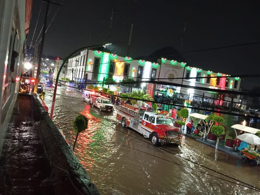 VIDEO Se registran inundaciones en Ecatepec y Coacalco