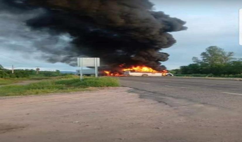 VIDEO Ciudadanos denuncian que se mantienen enfrentamientos en Sinaloa