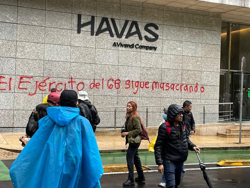 Hasta 30 negocios afectados por actos vandálicos en marcha por Ayotzinapa