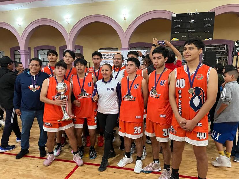 Halcones de la Prepa Inter levantan título del Torneo de Campeones