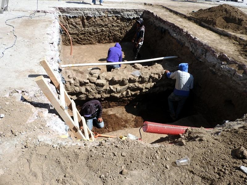 Suspende INAH obras en Cholula por hallazgo de muro prehispánico