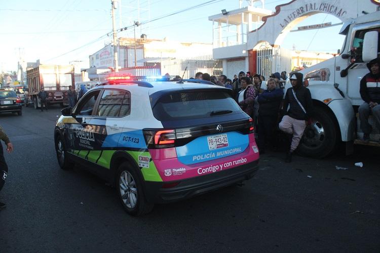 Desalojan a ambulantes de la Central de Abasto en Puebla