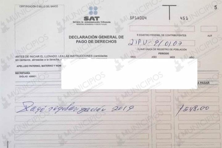 Falsos funcionarios del SAT asechan comercios en Cuapiaxtla