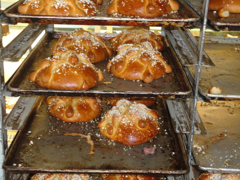 Se desploman hasta un 50 por ciento las ventas del pan de muerto en Tehuacán