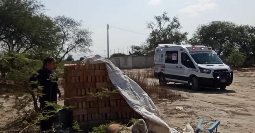 Localizan a hombre tirado con lesiones por esquirlas en Tehuacán