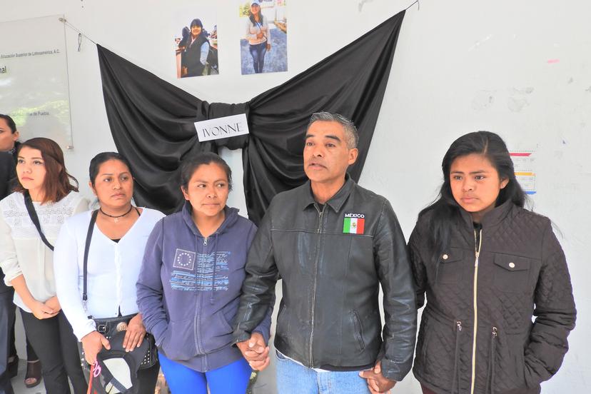 En BUAP recuerdan a hermanos asesinados durante asalto