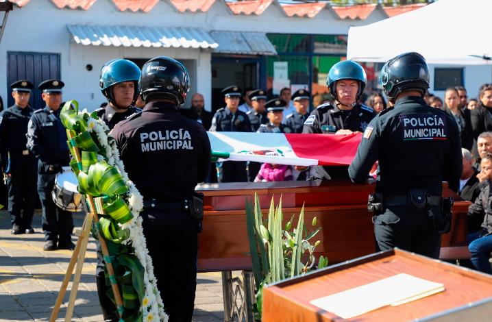 Despiden a policía muerto ayer en la colonia Minerales