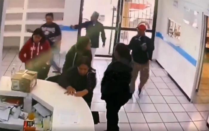 VIDEO Asaltan Unidad de Hemodiálisis en Puebla capital