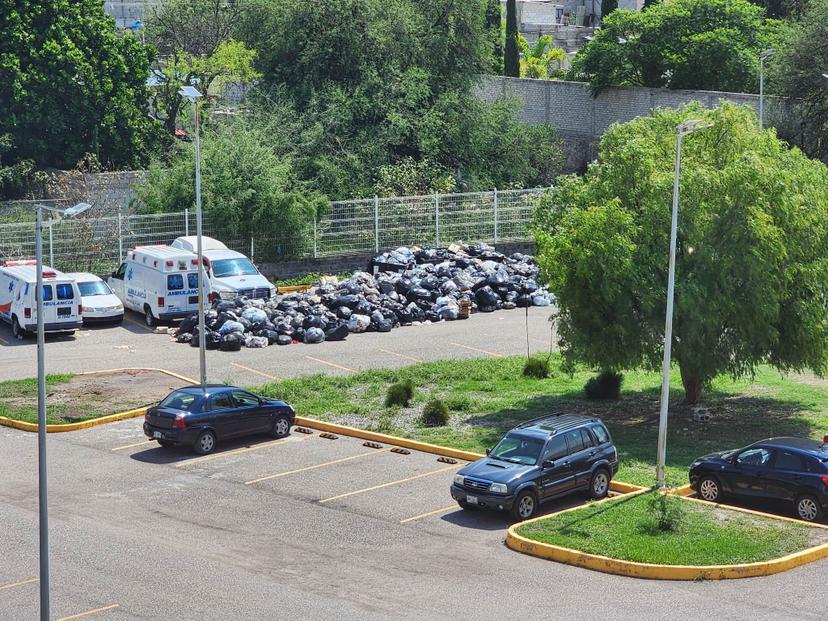 Hospital de la Mujer en Tehuacán es foco rojo por acumulación de basura