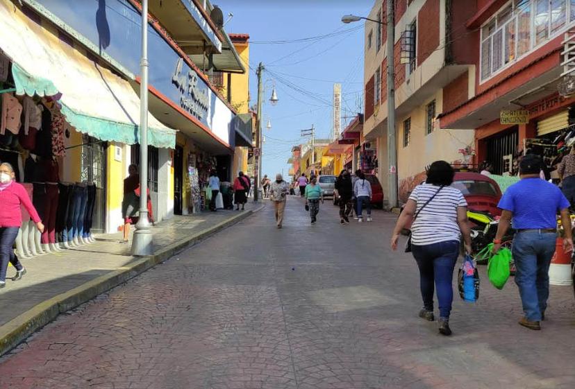 En Huauchinango comercio ambulante y fijo sigue vendiendo pese a decreto