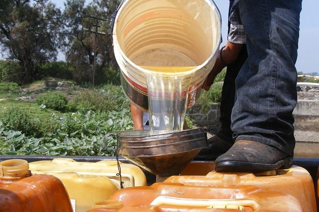 Para en caseta de la Puebla-Teziutlán y le hallan 1,300 litros de huachicol