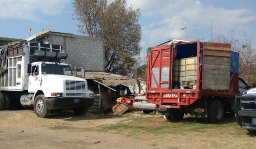 Recuperan 8 mil litros de huachicol en carretera a Canoa