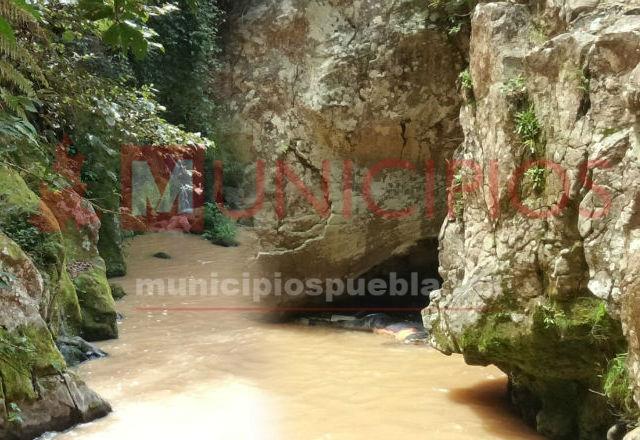 Encuentran 2 cadáveres en río Totolapa, en Huauchinango