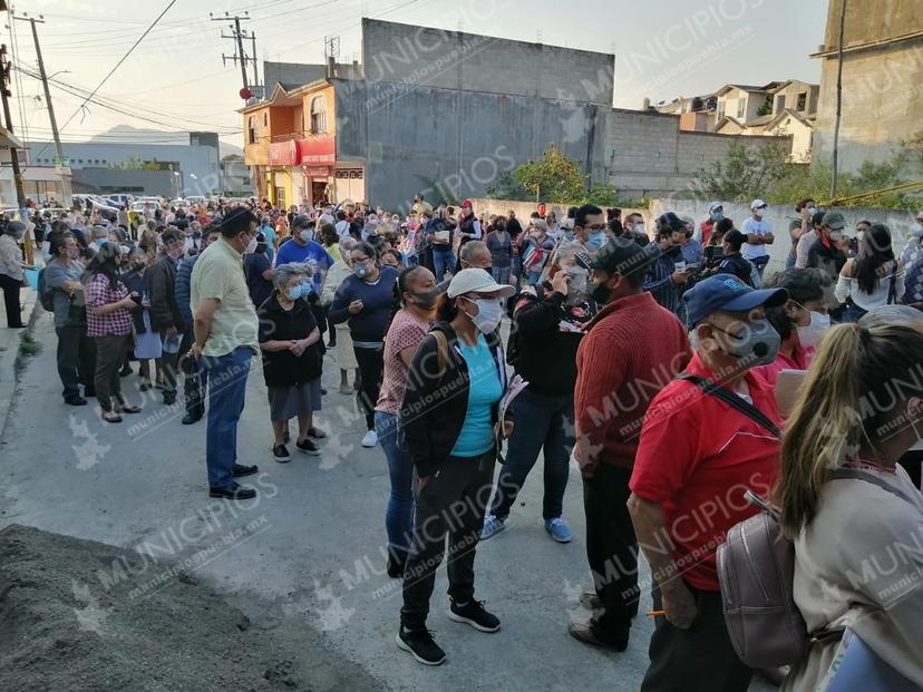 Hubo 2 mil vacunas, pero 5 mil demandaron dosis en Huauchinango