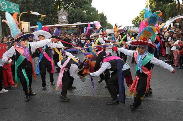 Piden a ediles auxiliares frenar baile de cuadrillas de huehues en Puebla