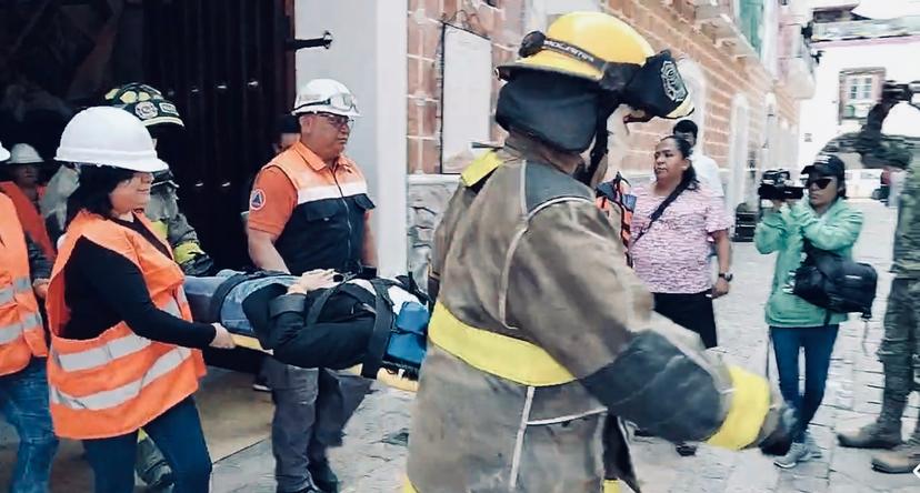 En Atlixco evacuan edificios oficiales por simulacro