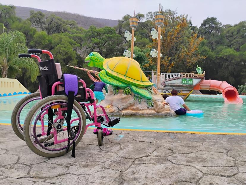 Niños del Teletón disfrutan de un día de diversión en balneario de Atlixco