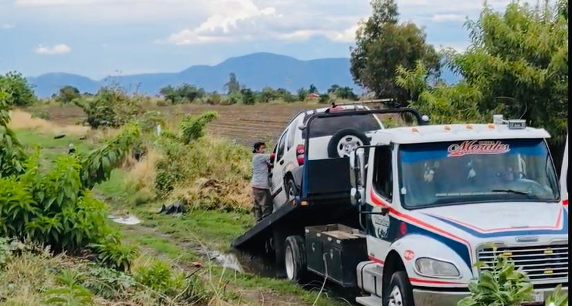 Chocan de frente dos camionetas en Atlixco